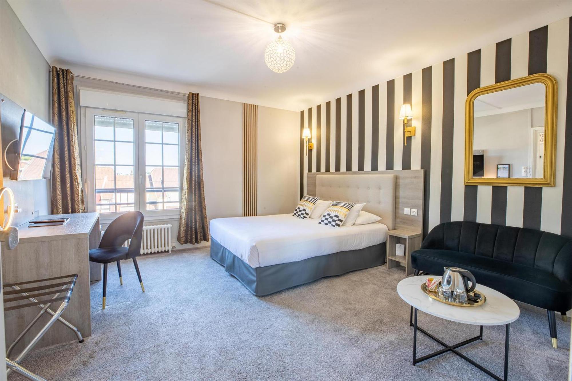 Sure By Western Jerome - Le Havre 3*
